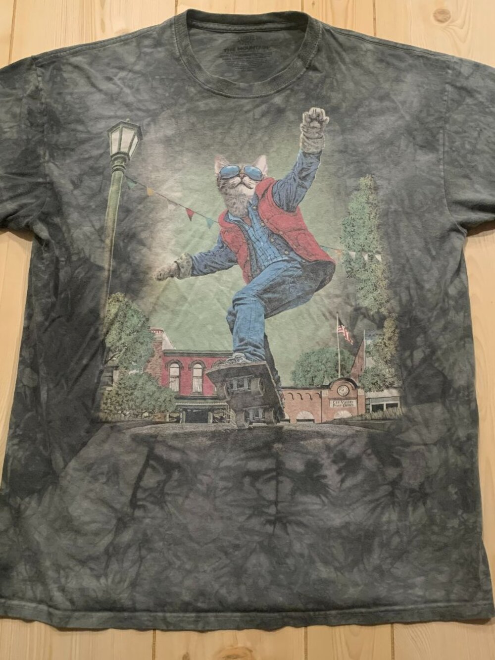 The Mountain Cat Back to the Future Marty McFly Kitty Skateboard T-Shirt XXL
